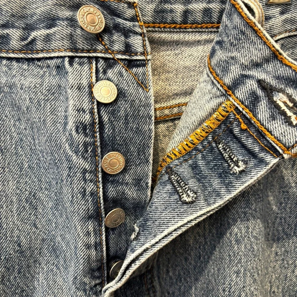 Levi's 501 Jeans 36x33.5 Straight Leg Button Fly Broken-In Fade 2010s‎ Classic